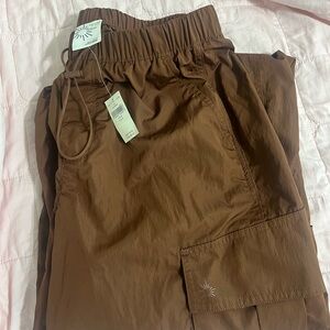 SOLD Aerie small brown parachute / cargo pants